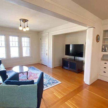 Historic Downtown Riverview Flat, No 3 Астория Екстериор снимка