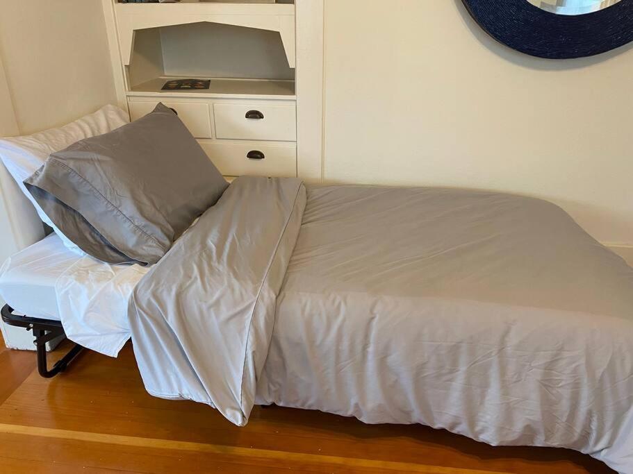 Historic Downtown Riverview Flat, No 3 Астория Екстериор снимка