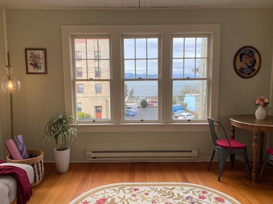 Historic Downtown Riverview Flat, No 3 Астория Екстериор снимка