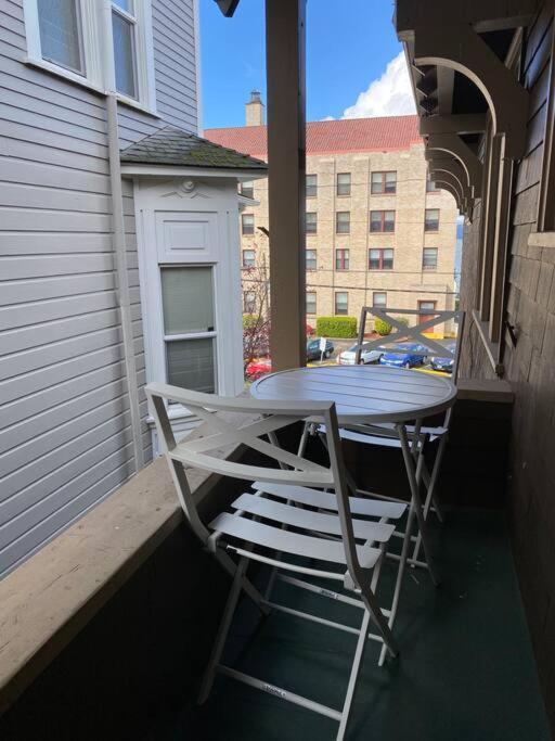 Historic Downtown Riverview Flat, No 3 Астория Екстериор снимка